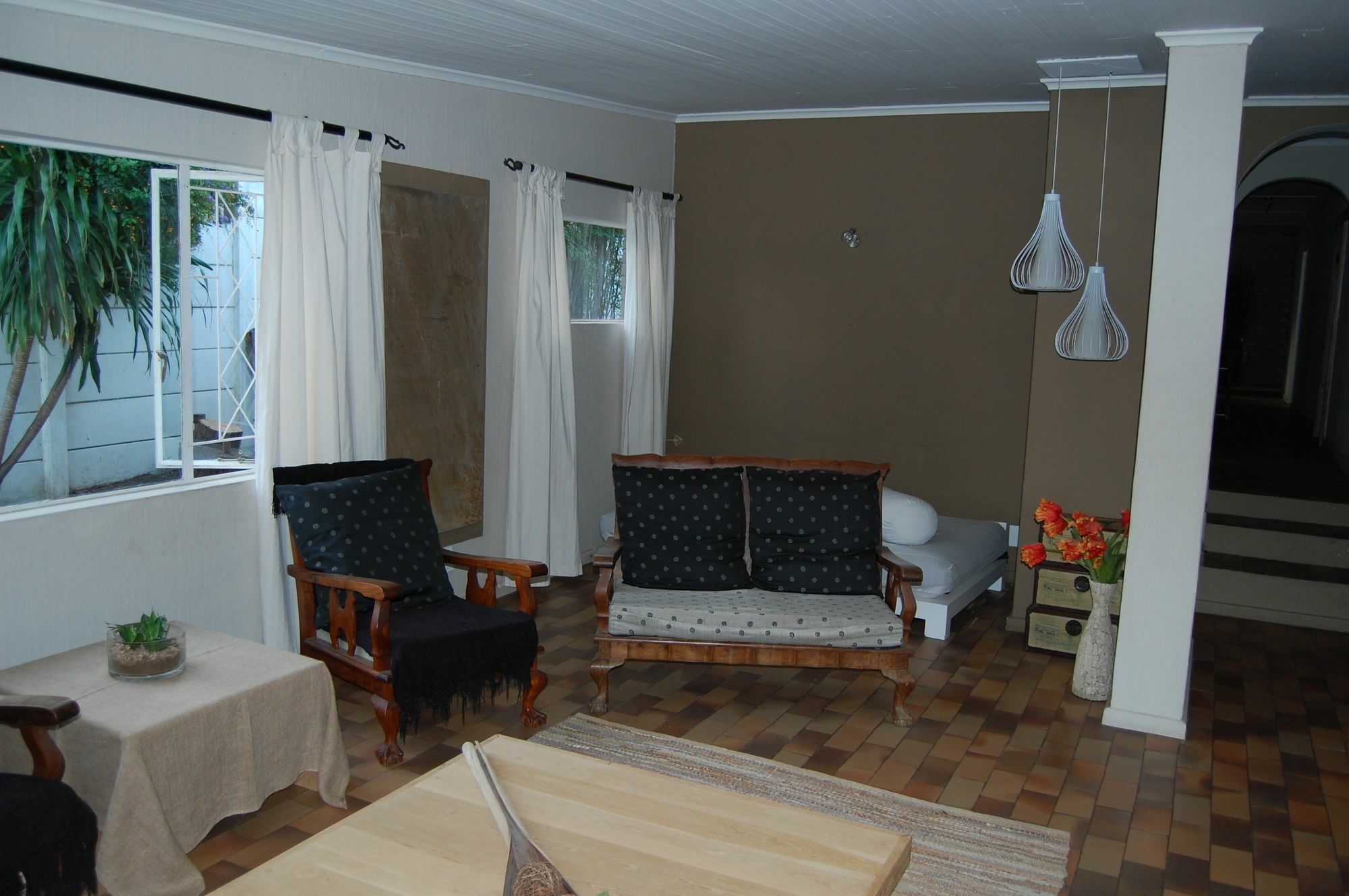 Log Inn Ист-Лондон Экстерьер фото